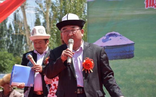 县人大副主任哈兰?马开西为婚礼致词